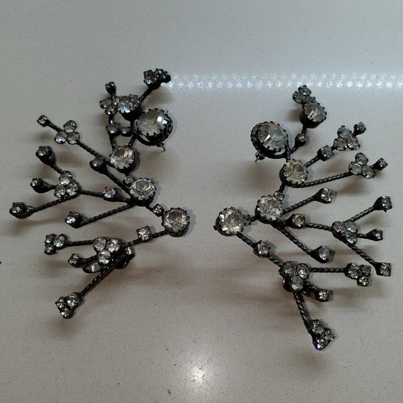 UNKNOWN Jewelry - RHINESTONE CLIMBERS DONE IN A SILVER TONE